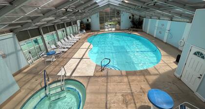 Oceanfront/Poolside Summer Winds, ton of amenities