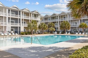 Pool - Spacious poolside 4BR short walk to the beach! (Atlantic Beach)