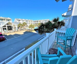 Property grounds - Poolside 4BR Villa – Walk to Beach & Playground (Atlantic Beach)
