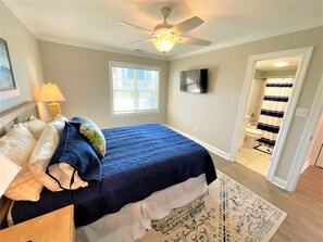 4 bedrooms, free WiFi - Poolside 4BR Villa – Walk to Beach & Playground (Atlantic Beach)