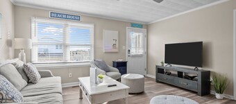 Beachfront duplex w/ 4BR, 2BA, ocean views & beach access