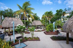 Property grounds - 2BR Unit in Marathon (Marathon)