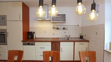 Classic Condo, Garden View | Private kitchen