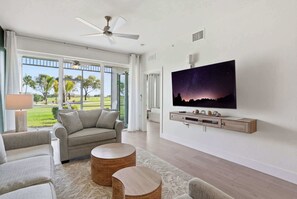 TV, offices - #313 - Luxury First Floor - Golf Views -Sleeps 4 (Naples)