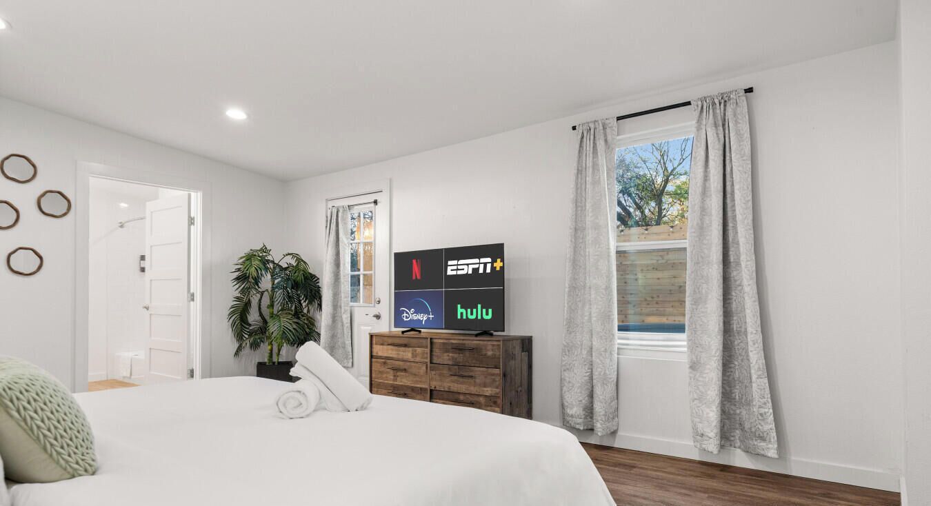 3 habitaciones, escritorio, tabla de planchar con plancha y wifi gratis 