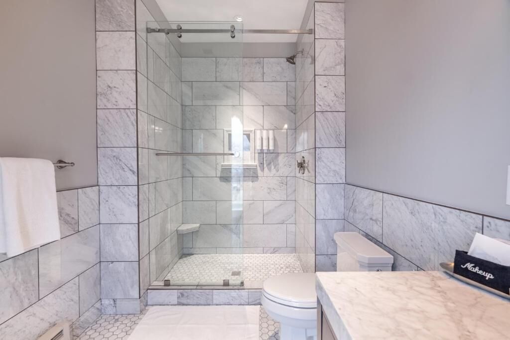 Single Room, City View | Bathroom