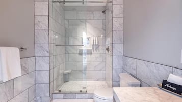 Single Room, City View | Bathroom