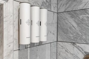 ห้องดับเบิล | สิ่งอำนวยความสะดวกในห้องน้ำ