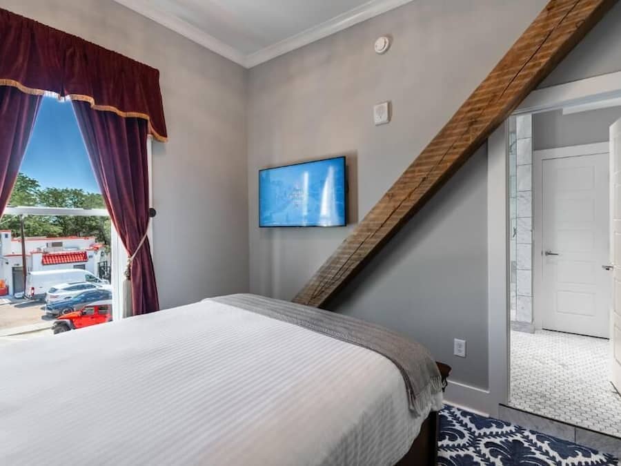 Camera singola, vista città