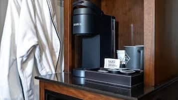 Single Room, City View | Interior