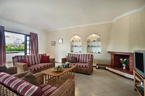 Smart TV, ping pong - Villa Casa das Palmeiras by Villa Plus (Albufeira)