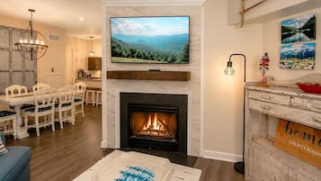 Smart TV, fireplace