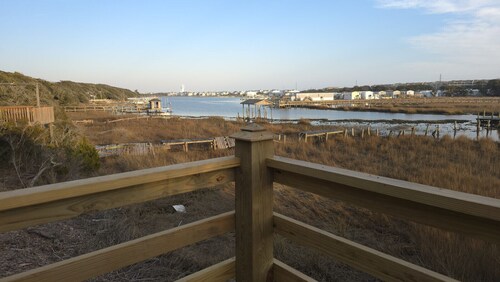 Waterfront Coastal Retreat | Atlantic Beach, NC | Near Beach & Boating