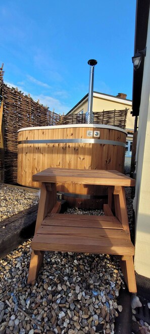 Cabin, 1 Bedroom, Garden View | Outdoor dining - The Acorn - Roudham Norwich (Norwich)
