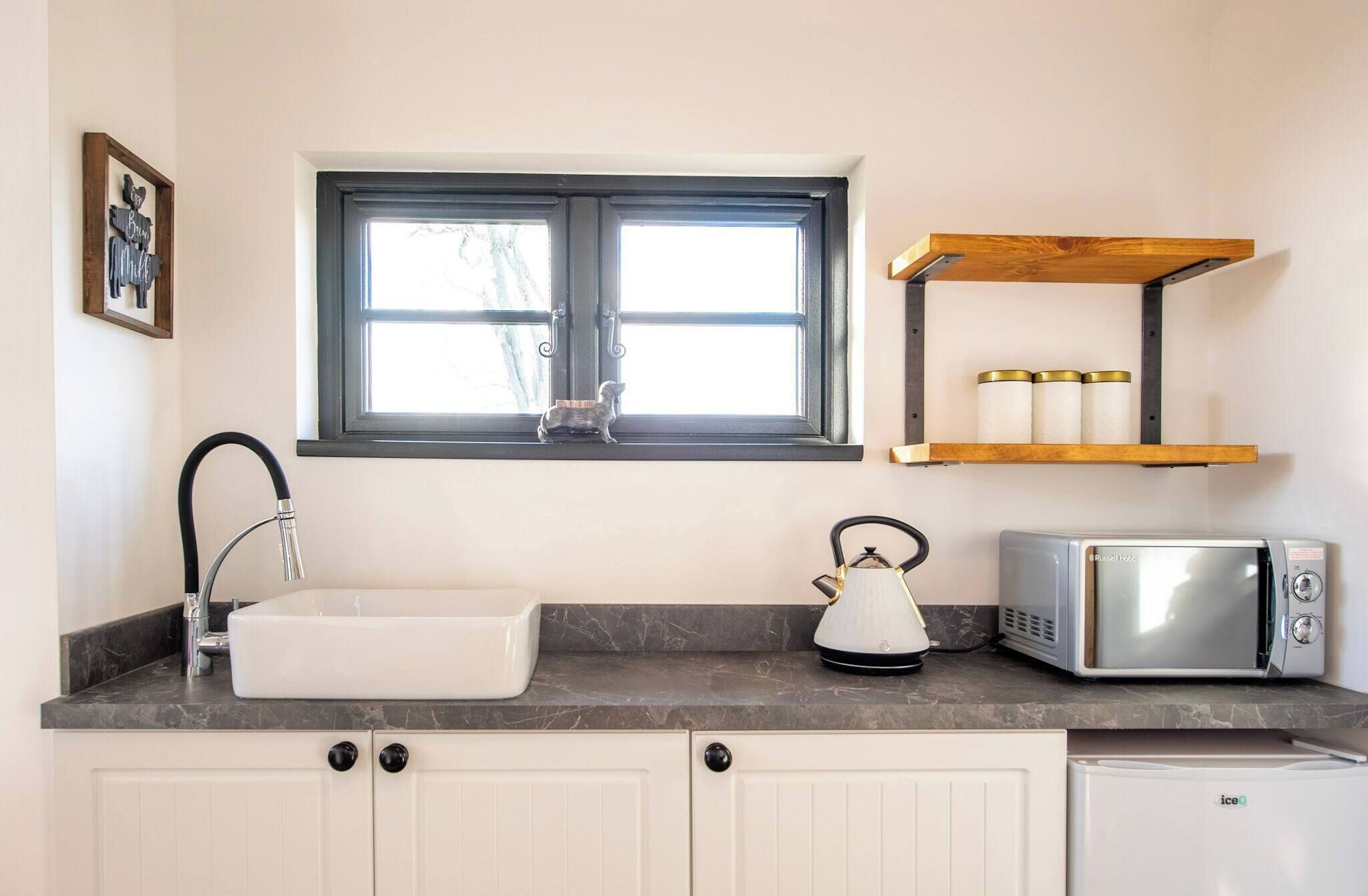 Cabin, 1 Bedroom, Garden View | Private kitchen