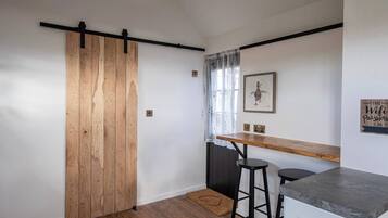 Huisje, 1 slaapkamer, uitzicht op tuin | Interieur