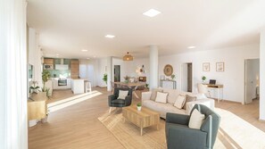 TV - Villa La Loma Torrox by Ruralidays (Málaga)