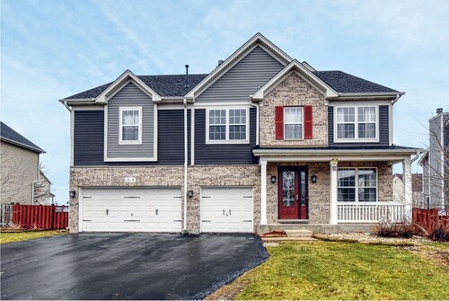 Charming 5-bedroom house with AC in Joliet perfect for families