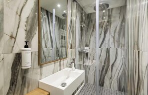 Shower, hair dryer, towels, soap - COMBINING HISTORICAL CHARM, REFINED DESIGN & AN UNBEATABLE LOCATION (Paris)