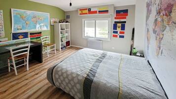 7 slaapkamers, een strijkplank/strijkijzer, wifi, beddengoed