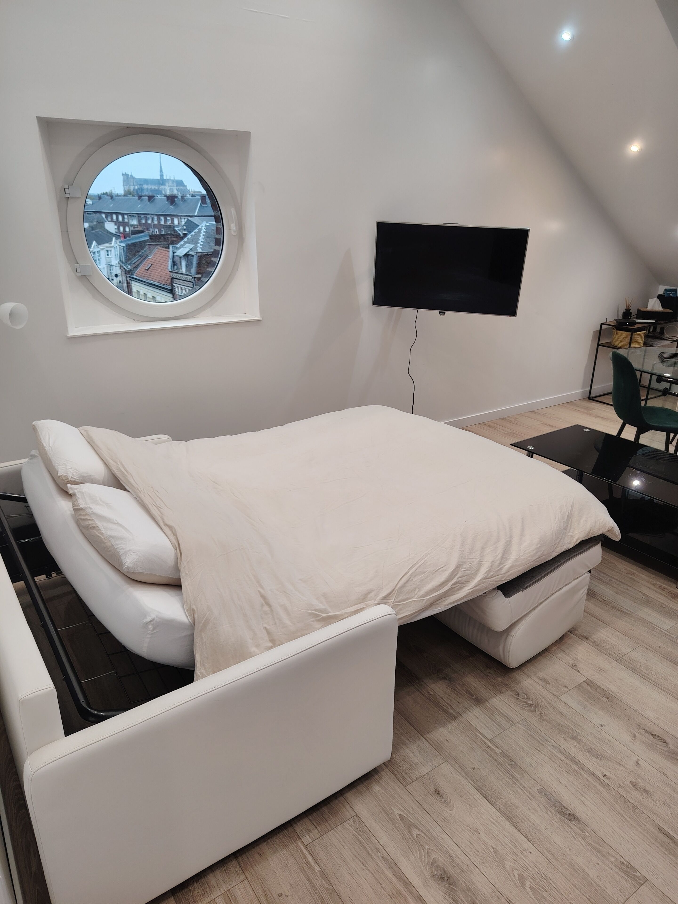 1 chambre, fer et planche à repasser, Wi-Fi, draps fournis