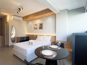 Studio | Verduisterende gordijnen, een strijkplank/strijkijzer, gratis wifi