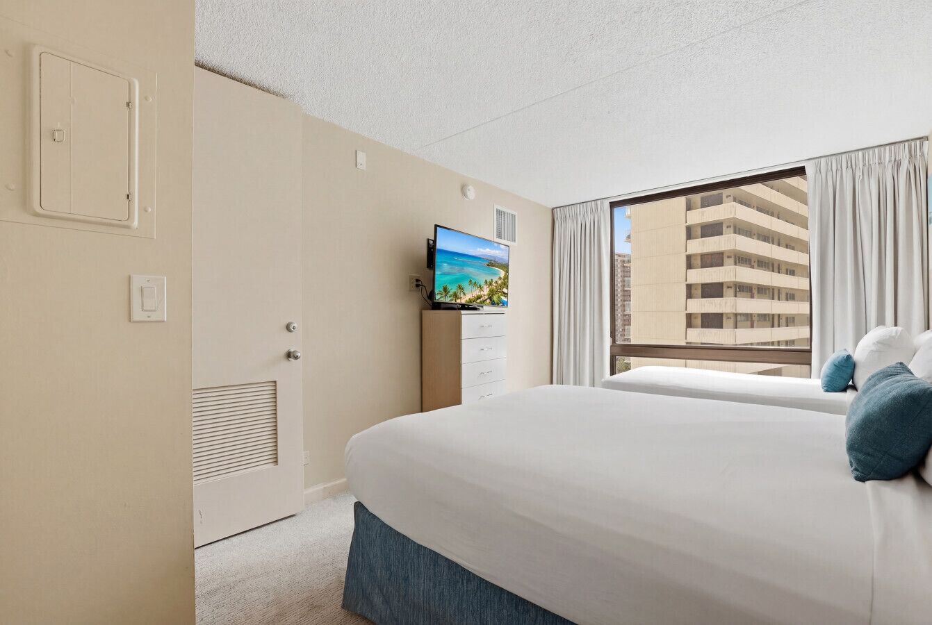 1 bedroom, desk, iron/ironing board, WiFi