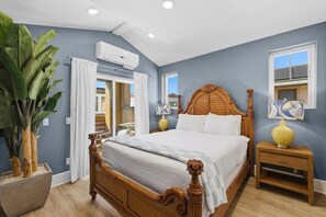 3 habitaciones, escritorio y tabla de planchar con plancha 