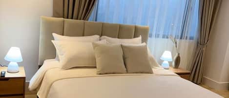 3 bedrooms, iron/ironing board, free WiFi, bed sheets