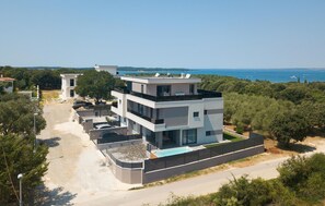 Exterior - 3 bedroom awesome home in Stinjan (Stinjan)