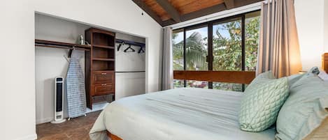 Condo, Multiple Beds (Kksr#7-304: Incredibly Private Top Fl)