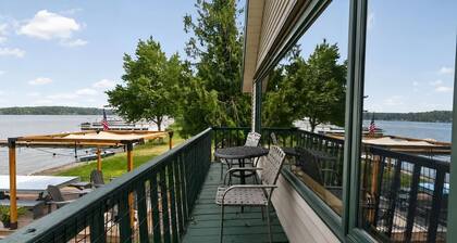 Diamond Lake Retreat w Private Beach & Dock!