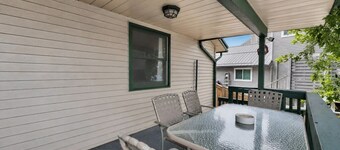 Diamond Lake Retreat w Private Beach & Dock!