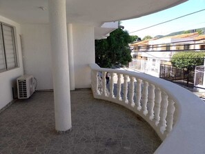 Terrace/patio - SPACIOUS HOUSE WITH PATIO (Santa Marta)