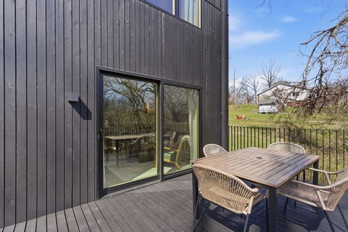 Black Apple Cabin | On NWA Trail | Downtown