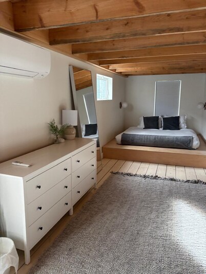 Spacious urban oasis