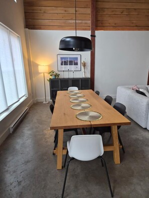 Dining - Spacious urban oasis (Halifax)