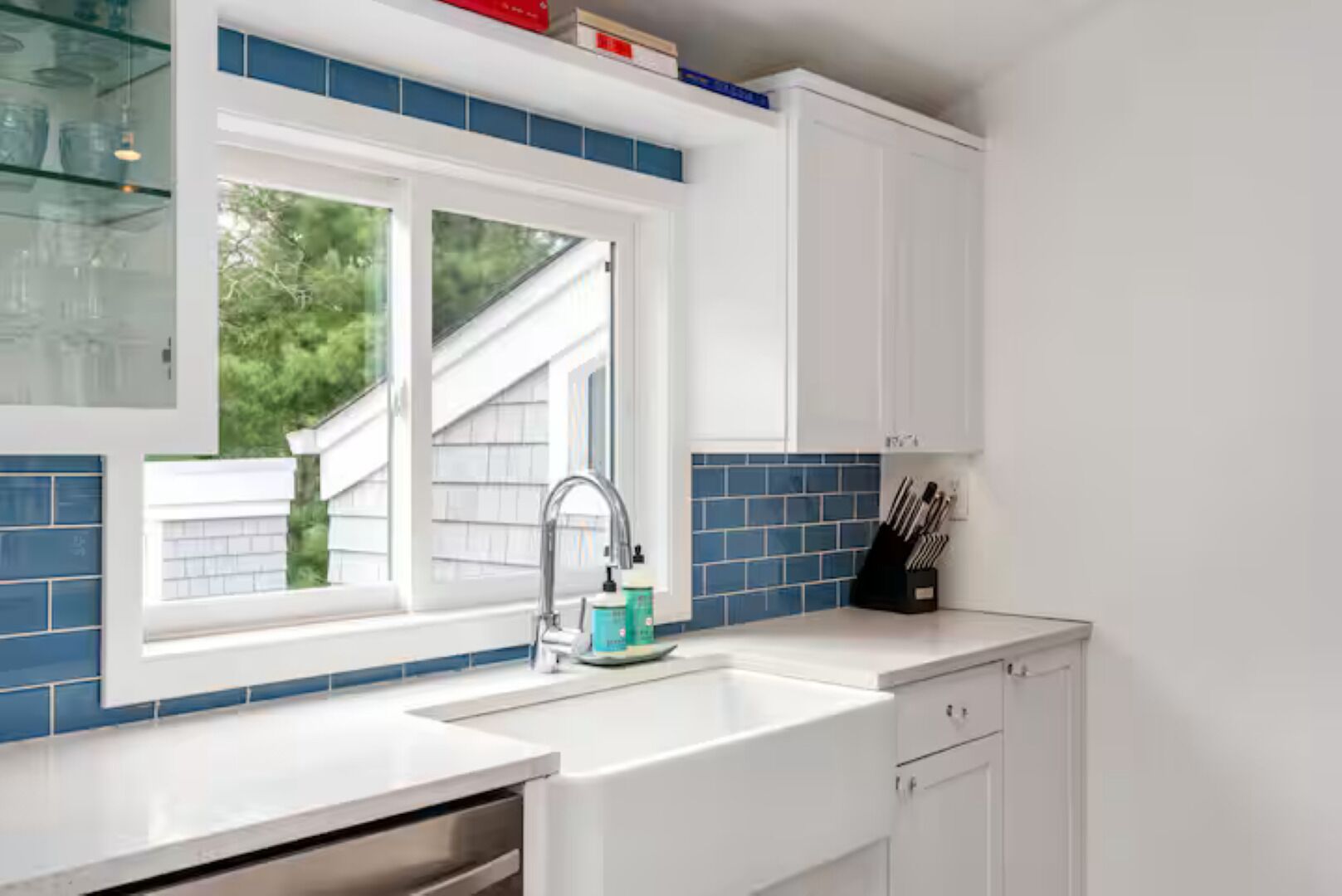 Villa superior, vista a la alberca | Cocina privada