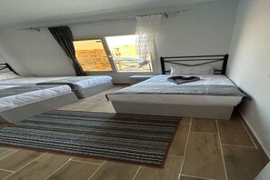 3 Schlafzimmer, Bügeleisen/Bügelbrett