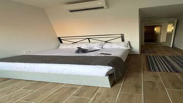 3 bedrooms, iron/ironing board
