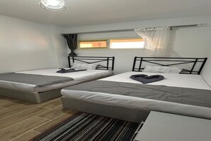 3 Schlafzimmer, Bügeleisen/Bügelbrett