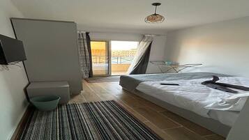 3 bedrooms, iron/ironing board