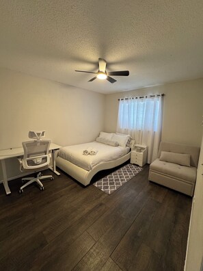 Room - Sun, Pool & Beach: Largo Getaway (Largo)
