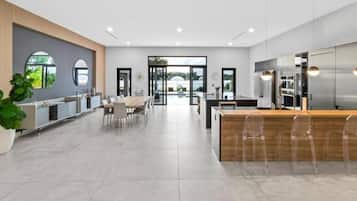 Comfort Villa | Dining