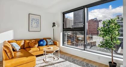 Urban Luxury Suite | Pool Table, Sauna + DT Calgary Views