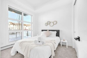 Room - Modern Calgary Retreat, Marda Loop, 80 Min Banff (Calgary)