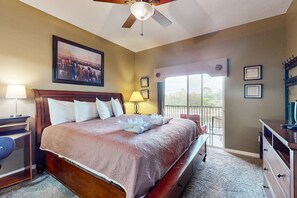 Condo, Multiple Beds, Pool Access, Pool View (Cheshire Nook) | 3 bedrooms, individually decorated, individually furnished - Friendly Condo With Shared Pool and Hot Tub, High-speed Wifi, and Central AC (Kissimmee)