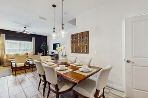 House, Multiple Beds, Pool Access, Pool View (Happy Family Getaway) - Stylish Townhouse With a Private Pool & Lanai Plus Clubhouse Amenities (Kissimmee)