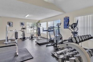 Fitness facility - Inviting Resort Condo With Pool Access, Full Kitchen & Near Disney Parks (Kissimmee)