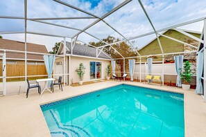 Outdoor pool - Whimsical Sunlit Retreat With Private Pool, Patio, & Game Room - Close to Parks (Davenport)